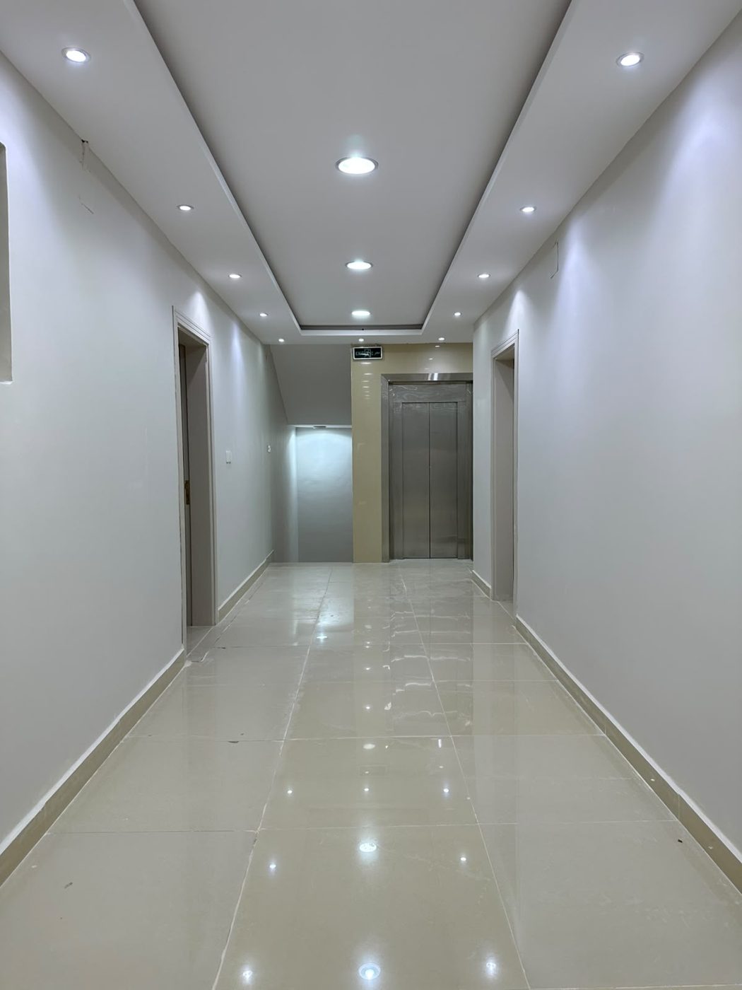 شقة علوية ( مدخل مشترك )